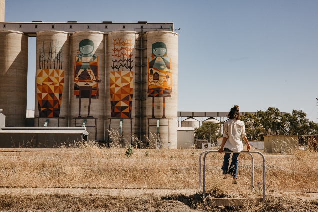 Mural silo